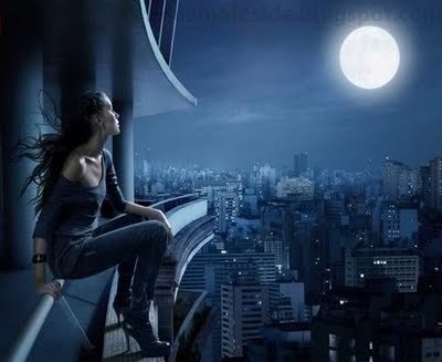 emo-girl-sad-moon[1]