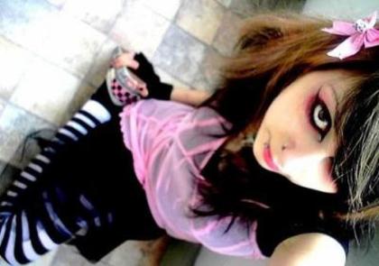 sad-girl-emo[1] - poze