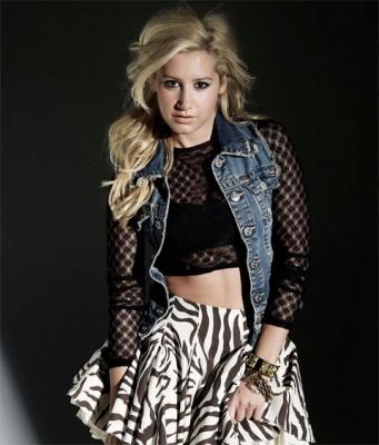 normal_ashleytnet_(3) - Ashley tisdale-Nylon