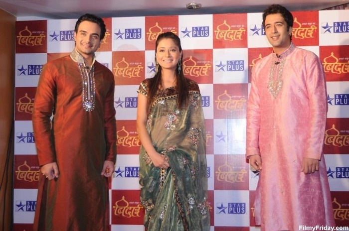 angad-hasija-sara-khan-and-puneet