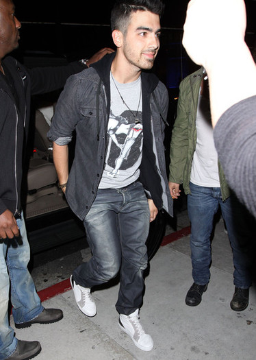 Joe+Jonas+Joe+Jonas+Arriving+Trousdale+Nightclub+2zIavGDGxDXl - Joe Jonas Arriving At The Trousdale Nightclub