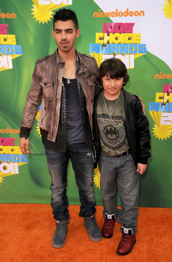 Joe+Jonas+Nickelodeon+24th+Annual+Kids+Choice+8DfdLyp302il - Nickelodeon s 24th Annual Kids Choice Awards - Arrivals