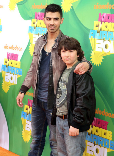 Joe+Jonas+2011+Nickelodeon+Kids+Choice+Awards+9bhvc8rsfyjl - The 2011 Nickelodeon s Kids Choice Awards