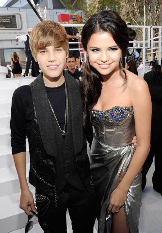 Selena Gomez and Justin Bieber - Selena Gomez New Photos