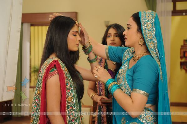 57961-still-from-the-tv-show-pratigya - Mai MULTE