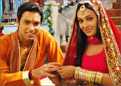 281109010200_28_11swarg_still - Mai MULTE