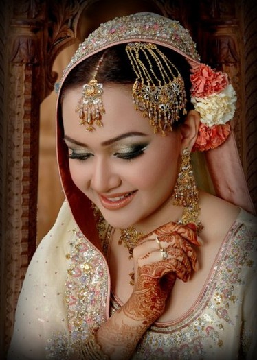 latest-bridal-makeup2011