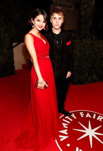 Selena Gomez si Justin Bieber - February 28th-2011 Vanity Fair Oscar Party