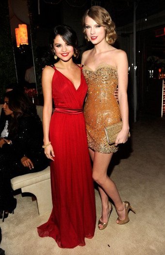Selena Gomez si Taylor Swift - February 28th-2011 Vanity Fair Oscar Party