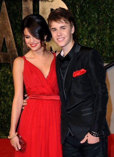 Selena Gomez si Justin Bieber - February 28th-2011 Vanity Fair Oscar Party