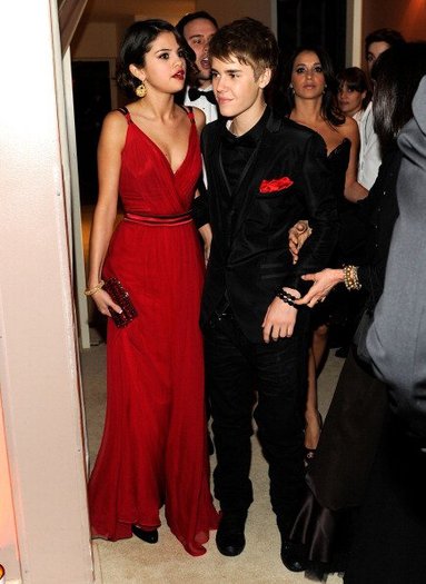 Selena Gomez si Justin Bieber - February 28th-2011 Vanity Fair Oscar Party