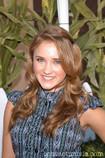 Emily_Osment_1262638951_1