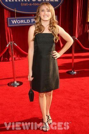 Emily_Osment_1262639408_2