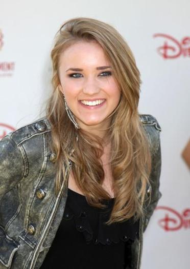 Emily_Osment_1262640075_4
