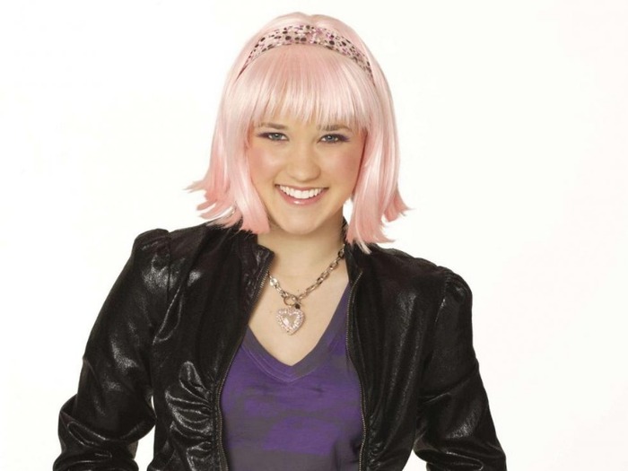 Emily_Osment_1262716623_0