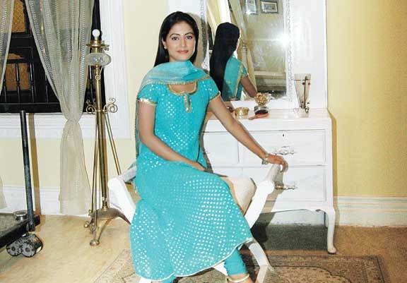 33779369_CDUXVTVGC - xxHina Khan-Aksharaxx