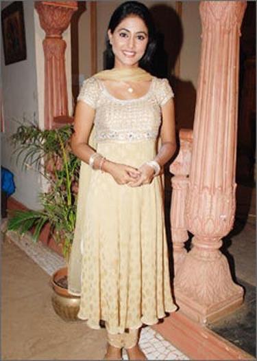 Hina_Khan_1259856401_2