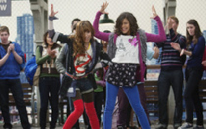 Shake It Up (12) - Shake it up