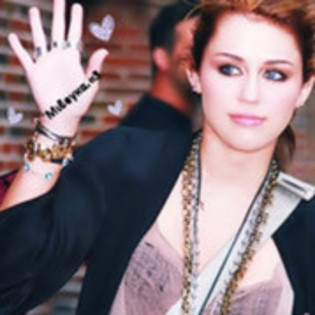 glittery m 67 - acest album este numai pentru FANII LUI MILEY CYRUS