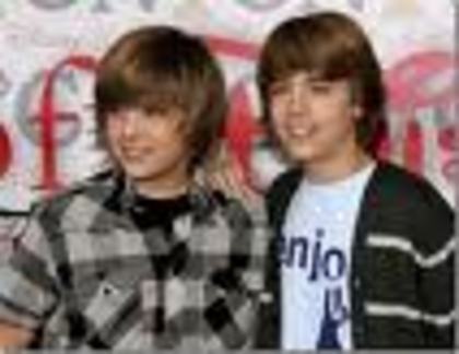 zack si cody - vedete