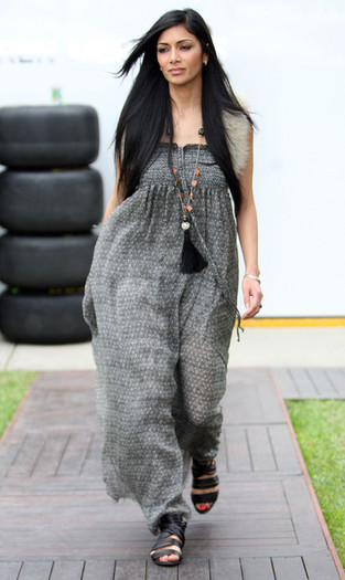Nicole+Scherzinger+Celebs+2011+Grand+Prix+3WiMZHayuT9l - Nicole Scherzinger