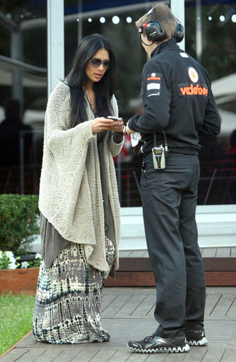 Nicole+Scherzinger+Celebs+2011+Grand+Prix+wyE3tC6V_gxl - Nicole Scherzinger