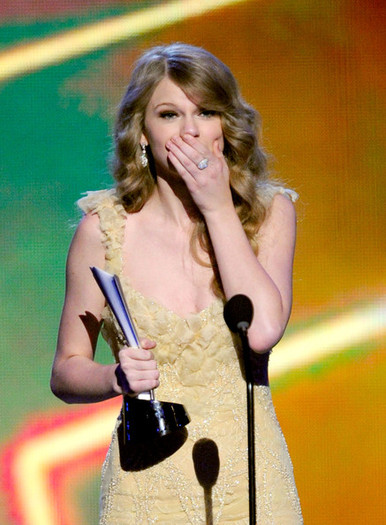 Taylor+Swift+46th+Annual+Academy+Country+Music+v_jPXWYbsfrl