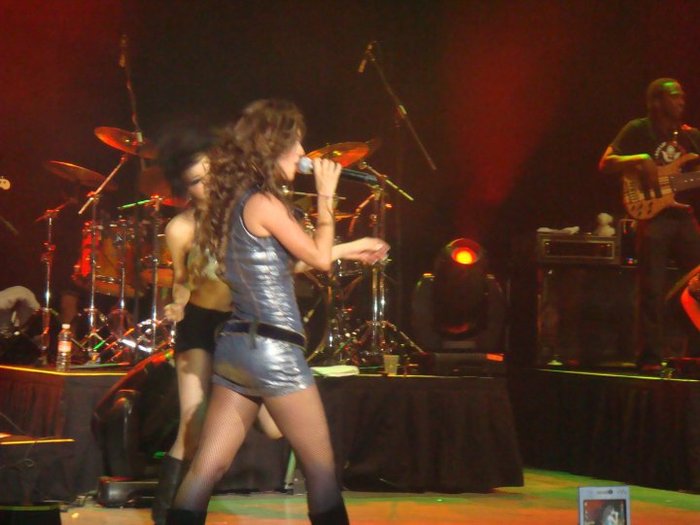 5452 - Anahi 2010