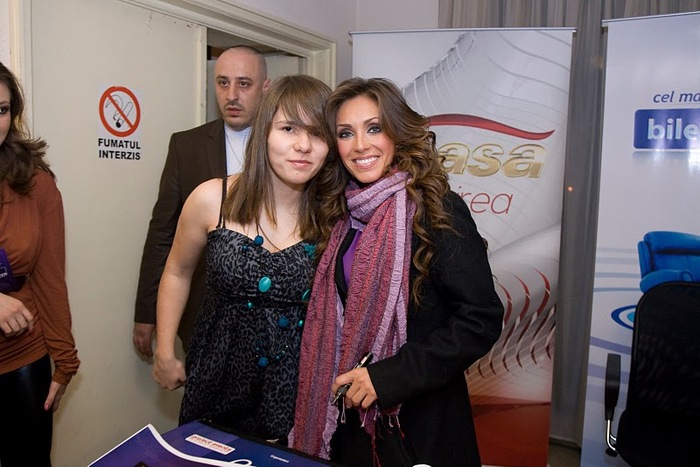 55656 - Anahi 2010