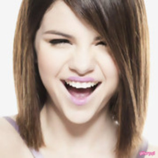 o placi pe sely? - o placi pe selena gomez