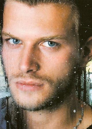 K-van-Tatl-tu-kivanc-tatlitug-6406492-319-448