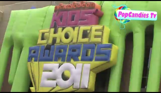 bscap0217 - Miley Cyrus Kids choice awards
