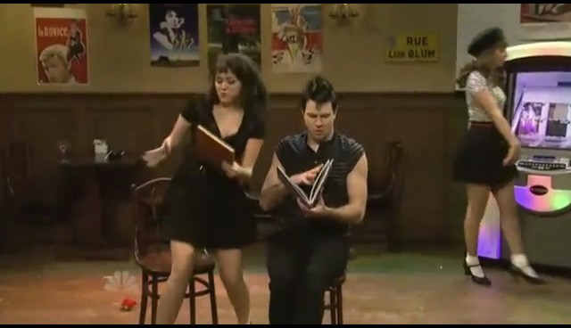 bscap0180 - Miley Cyrus On SNL 2011 Les Jeunes de Paris