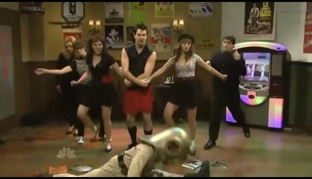 bscap0264 - Miley Cyrus On SNL 2011 Les Jeunes de Paris