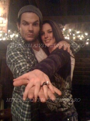 normal_newyearsbethtwitter09-1 - jeff hardy cu beth s-au logodit