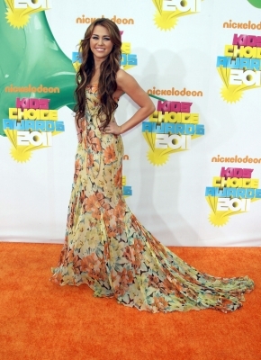 normal_293 - 02 04 - Nick Kids Choice Awards - Arrivals