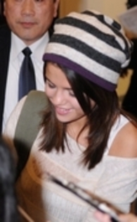 Selena Gomez - 0 2011 Arriving At Haneda Airport In Tokyo Japan February 20