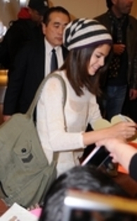 Selena Gomez - 0 2011 Arriving At Haneda Airport In Tokyo Japan February 20