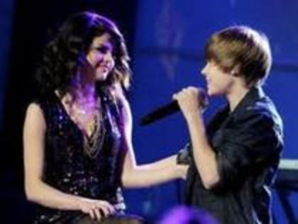 32726123_IBWBNKYDJ - poze cu Justin Bieber si Selena Gomez
