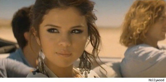 17368396 - 00 Sedinta foto Selena Gomez A year without rain 00