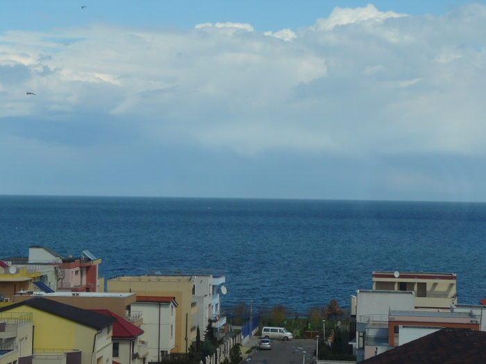 aprilie 2011 042 - Marea vazuta de la fereastra mea