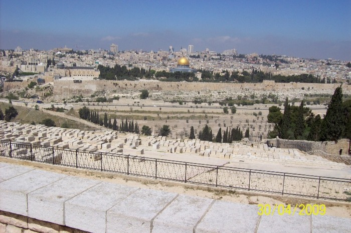 IERUSALIM vedere a colinei principale  cu moscheea aurita .. - PATIMILE MANTUITORULUI