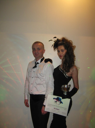 MIHAELA SAGAU noua descoperire a PRINTULUI ANDREI RATIU; MIHAELA si ANDREI la finalul concursului MISS TRIPOLI TOP MODEL ROMANIA 2011
