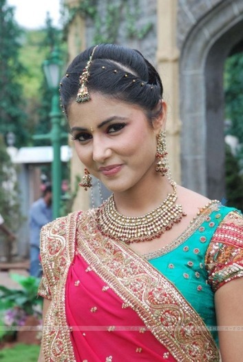 2 - Hina Khan-Akshara