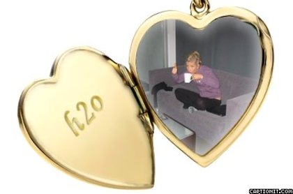 captionit1090216677D32