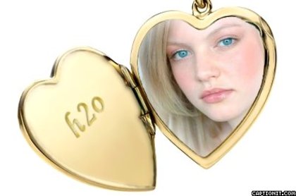 captionit1090329428D32