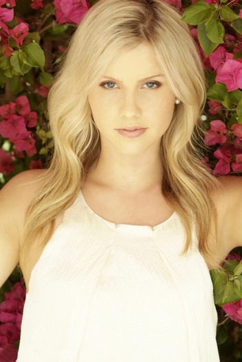 claire-holt-260604l