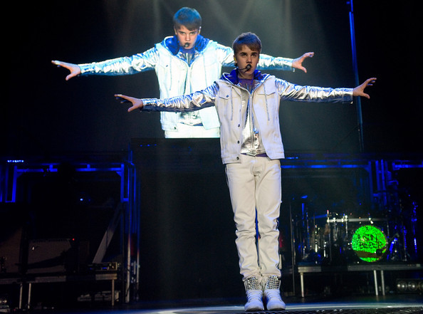 Justin+Bieber+Justin+Bieber+Performs+Concert+lntFaZfJXNal