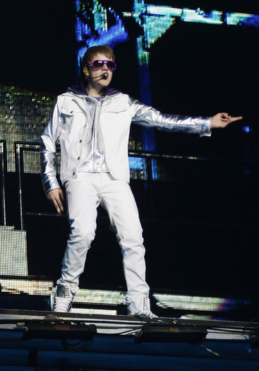 Justin+Bieber+Justin+Bieber+Performs+Milan+dOkONqmd_5Pl