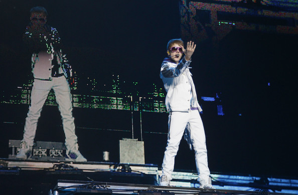 Justin+Bieber+Justin+Bieber+Performs+Milan+GJkUgmA17pHl